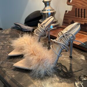 Pointed Toe lace up heel Women’s 6.5 Like New